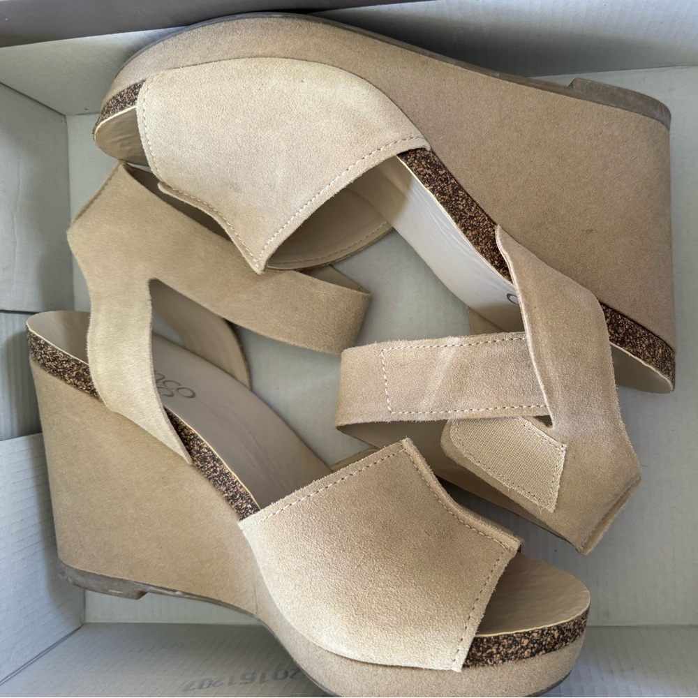 Franco Sarto Soft Tan Wedges